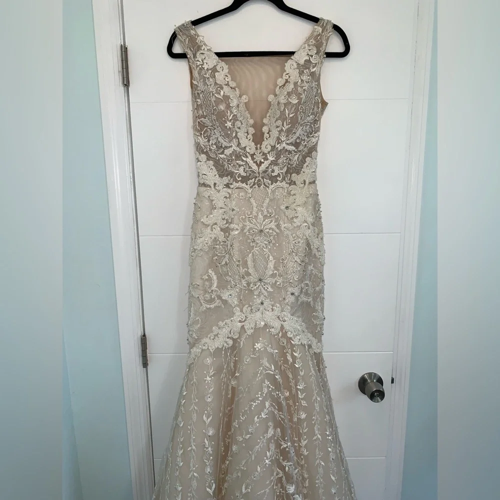 Milla Nova Briana Wedding Gown Lace 36 - Picture 8 of 13